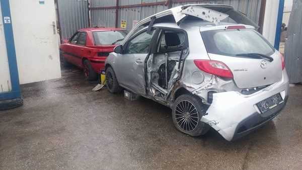 mazda mpv çıkma yedek  parça  far stop aydınlatma
